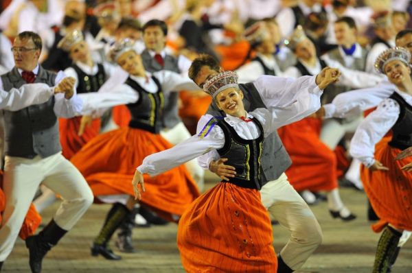 Народные танцы Латвии