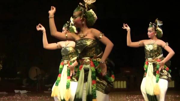 Танцы Индонезии